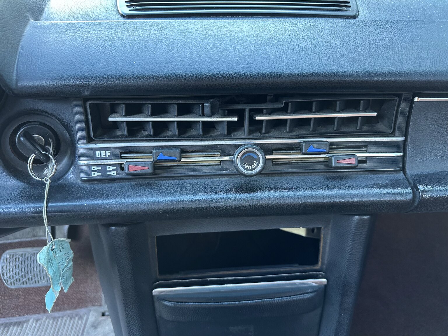 Interiörbild 1974 Mercedes Benz 230.6