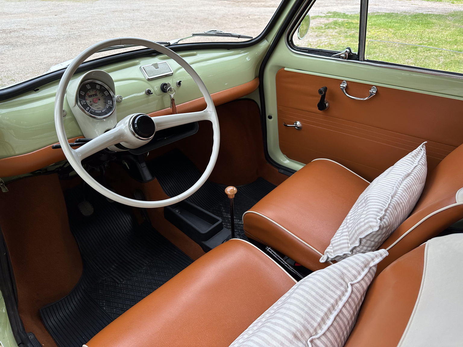 Innenraumfoto von 1970 Fiat 500 Lusso