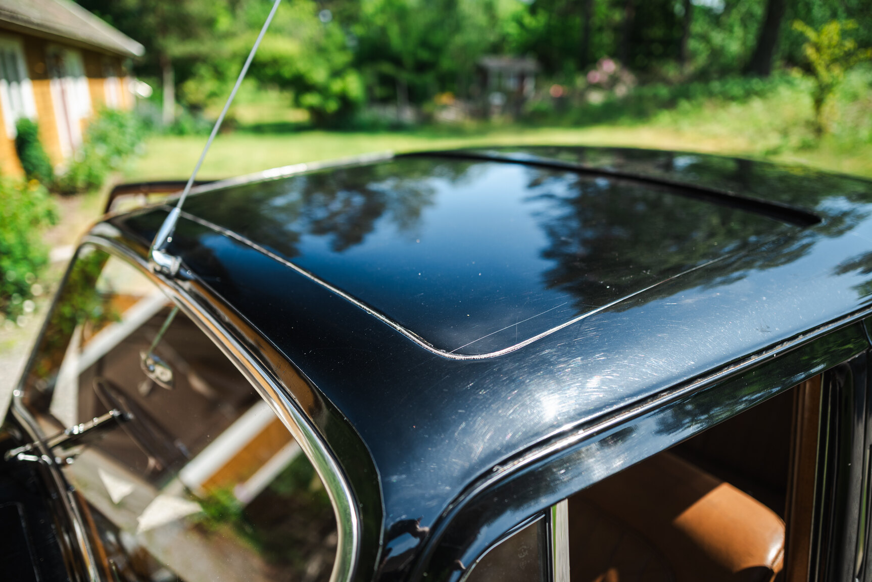 Exterior image of 1950 Bentley 4 1/4 Litre