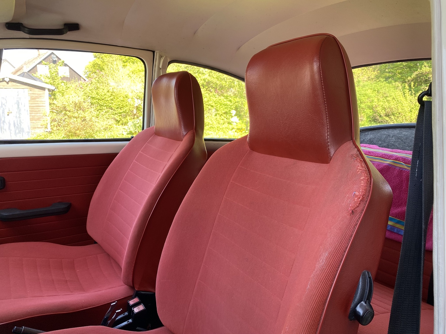 Interior image of 1974 Volkswagen Beetle 1303 S (3)