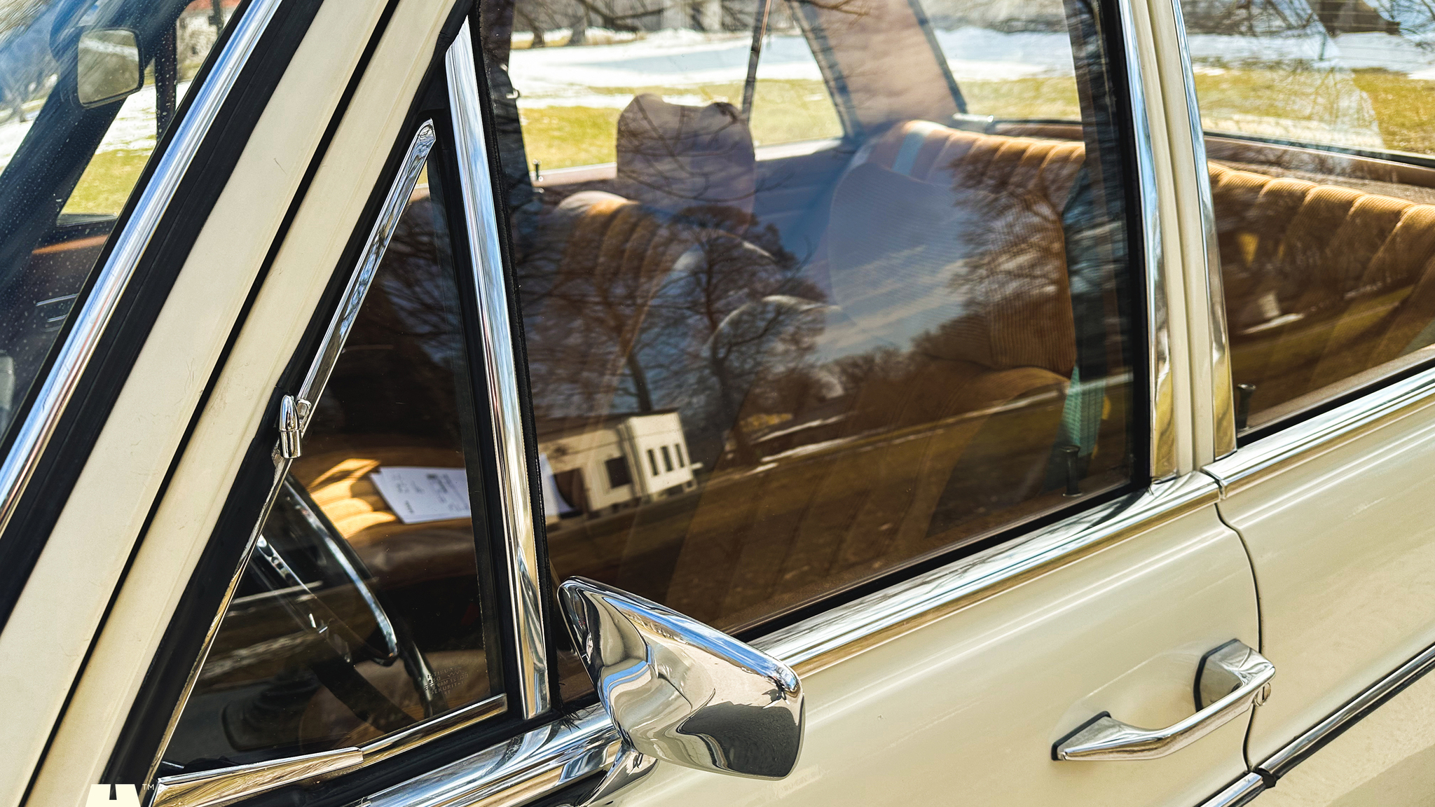Exteriörbild på 1972 Mercedes-Benz 200