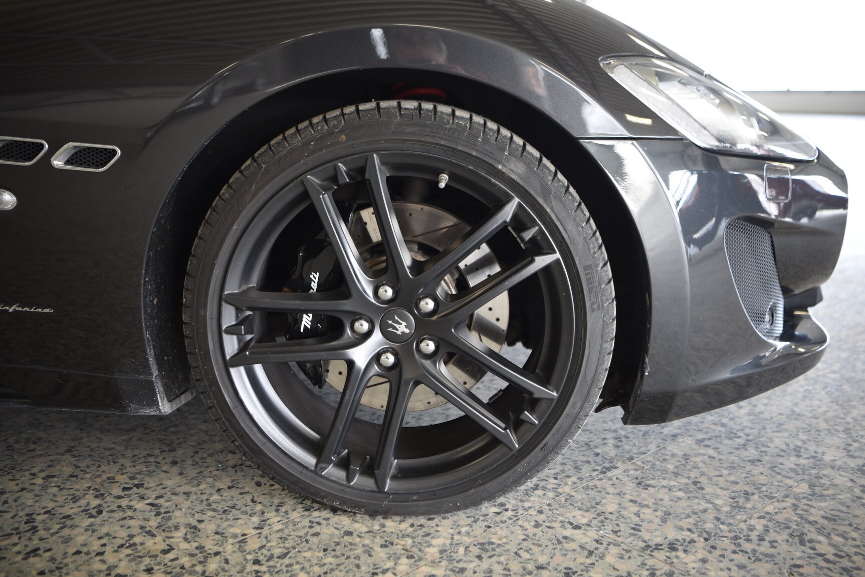 Exteriörbild på 2016 Maserati Grancabrio (40)