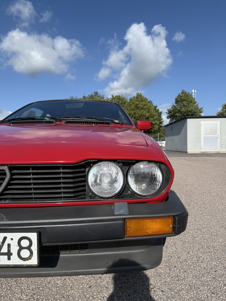 Exterior image of 1986 Alfa Romeo Alfetta GTV 2.0