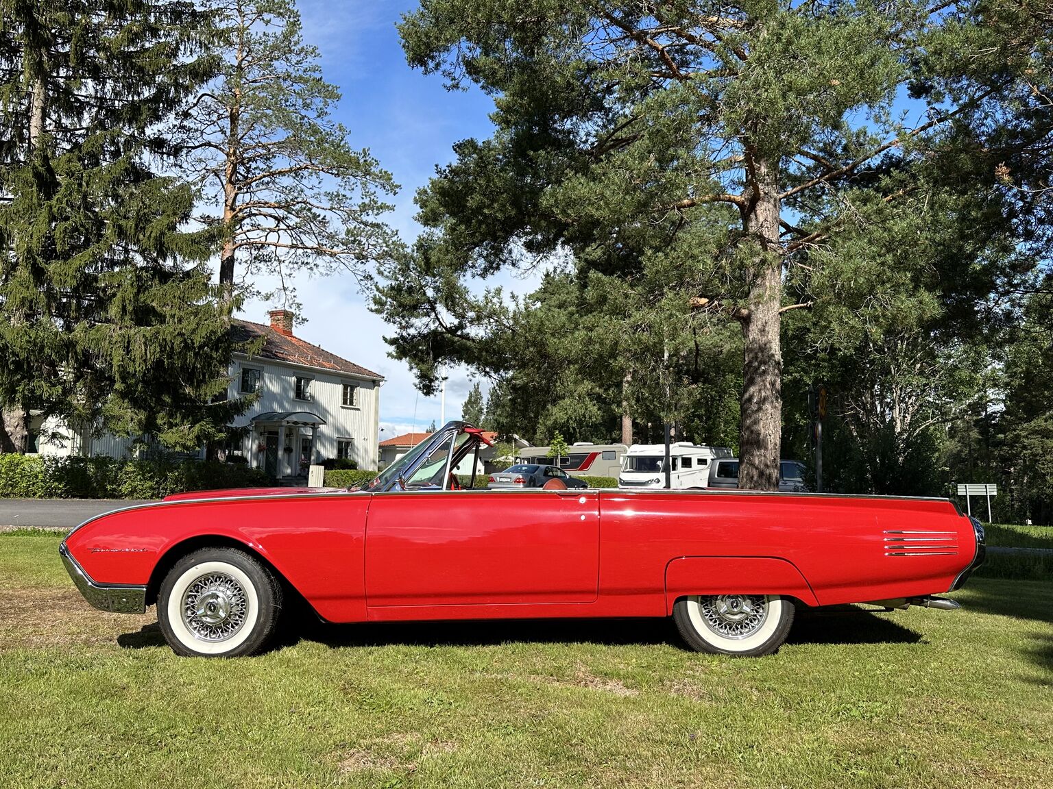 Exteriörbild på 1961 Ford Thunderbird Convertible