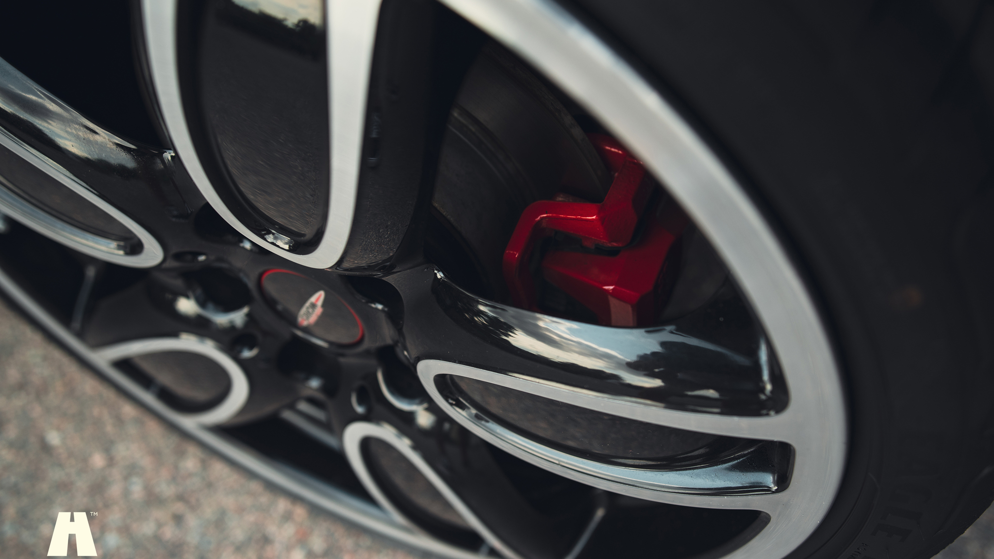 Exteriörbild på 2021 Mini John Cooper Works Cabriolet  (37)