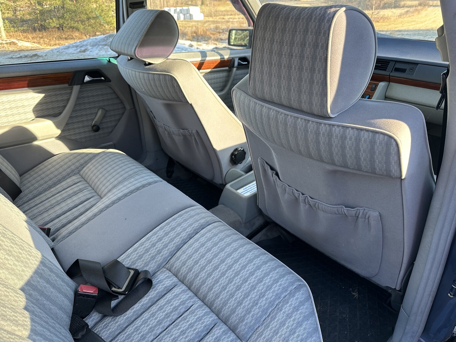 Interior image of 1991 Mercedes-Benz 230 E 