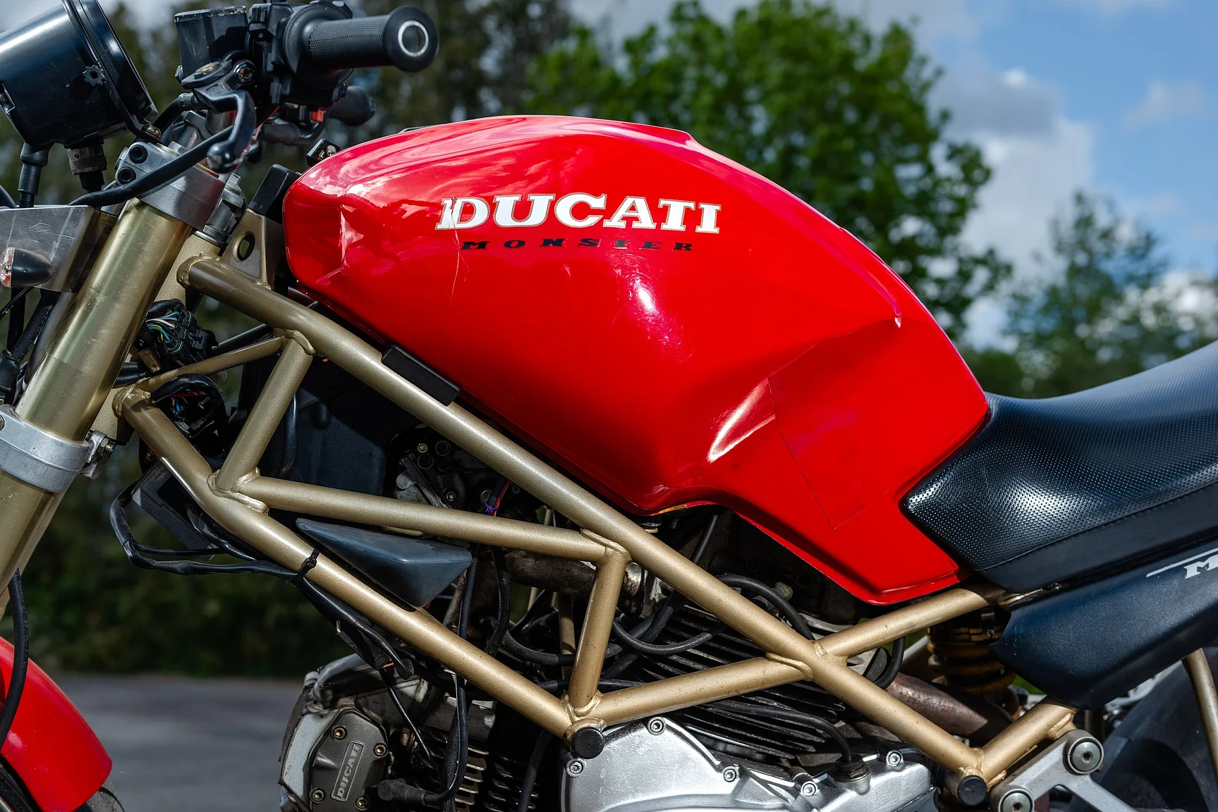 Exterior image of 1996 Ducati 600 Monster (30)