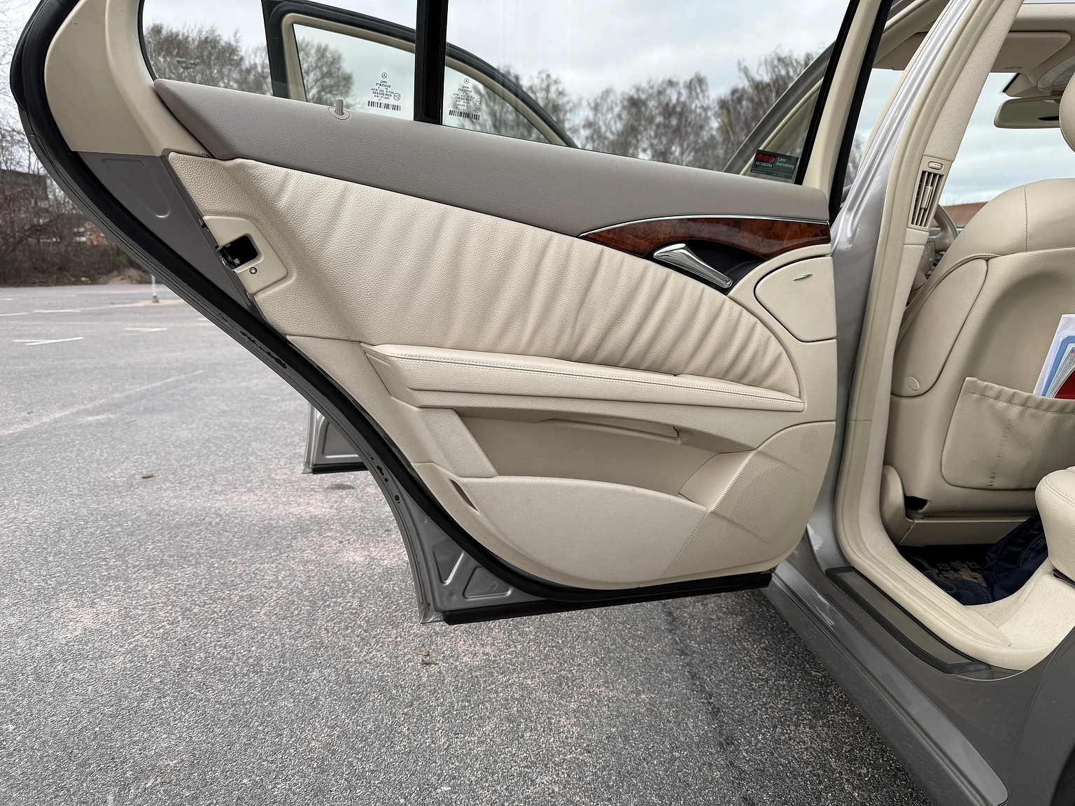 Interiörbild 2004 Mercedes-Benz E 500 7G-Tronic (44)