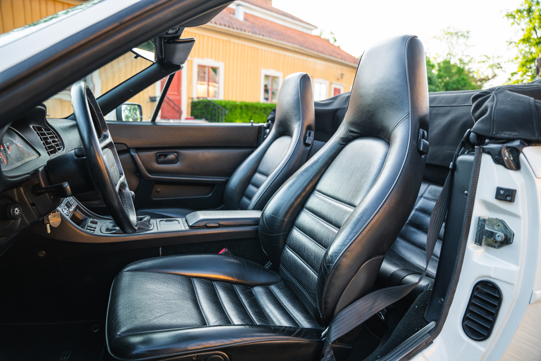 Innenraumfoto von 1991 Porsche 944 Turbo Cabriolet