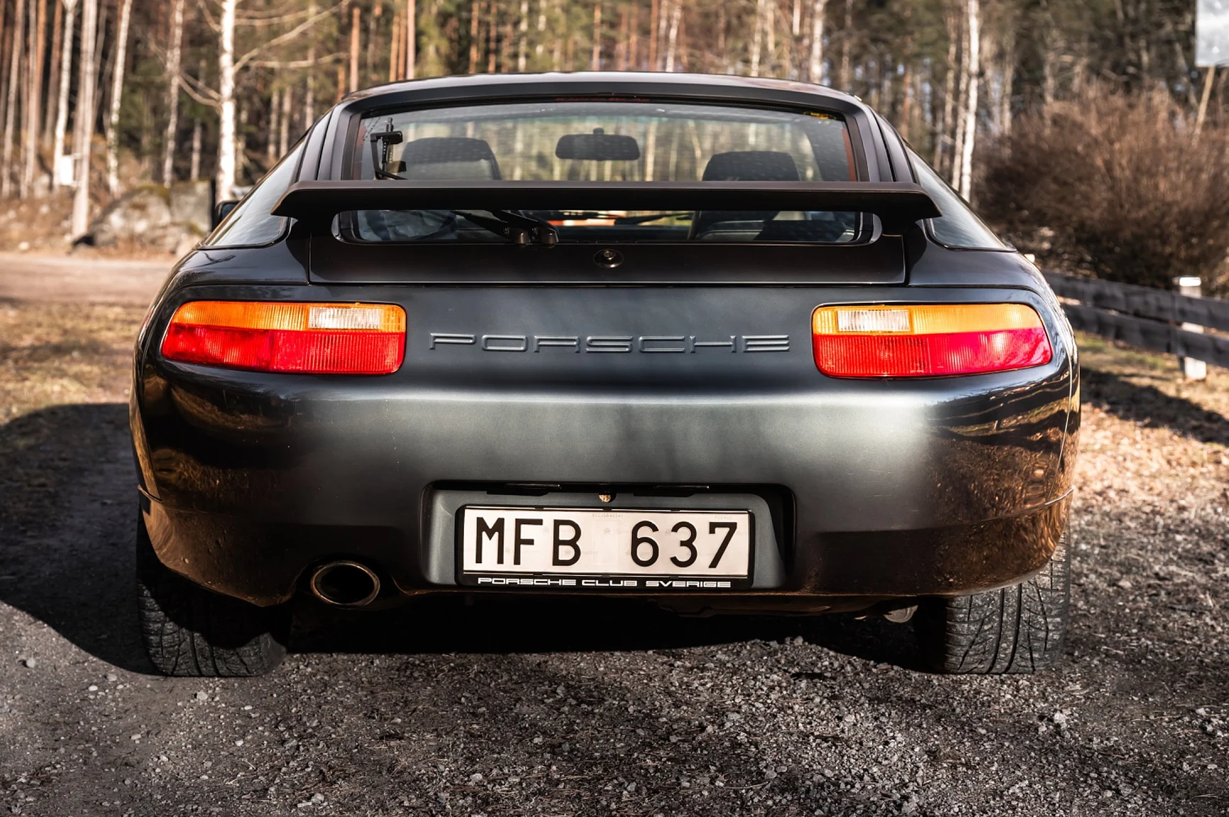 Exterior image of 1988 Porsche 928 S4 (49)