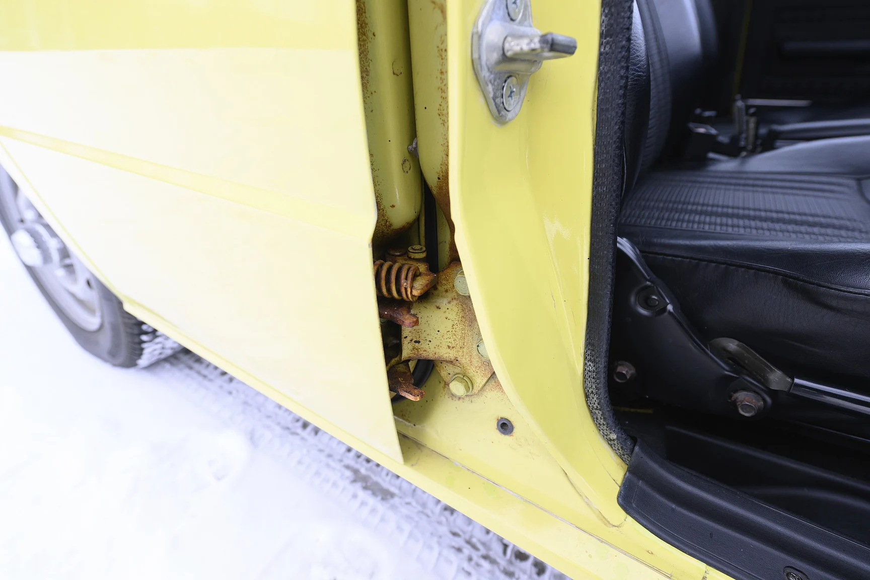 Interiörbild 1975 Toyota Corolla KE30 (27)