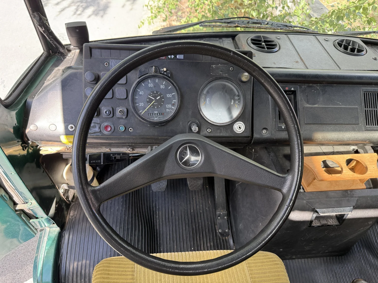 Innenraumfoto von 1979 Mercedes-Benz L 508 DGE Skåpbil (37)