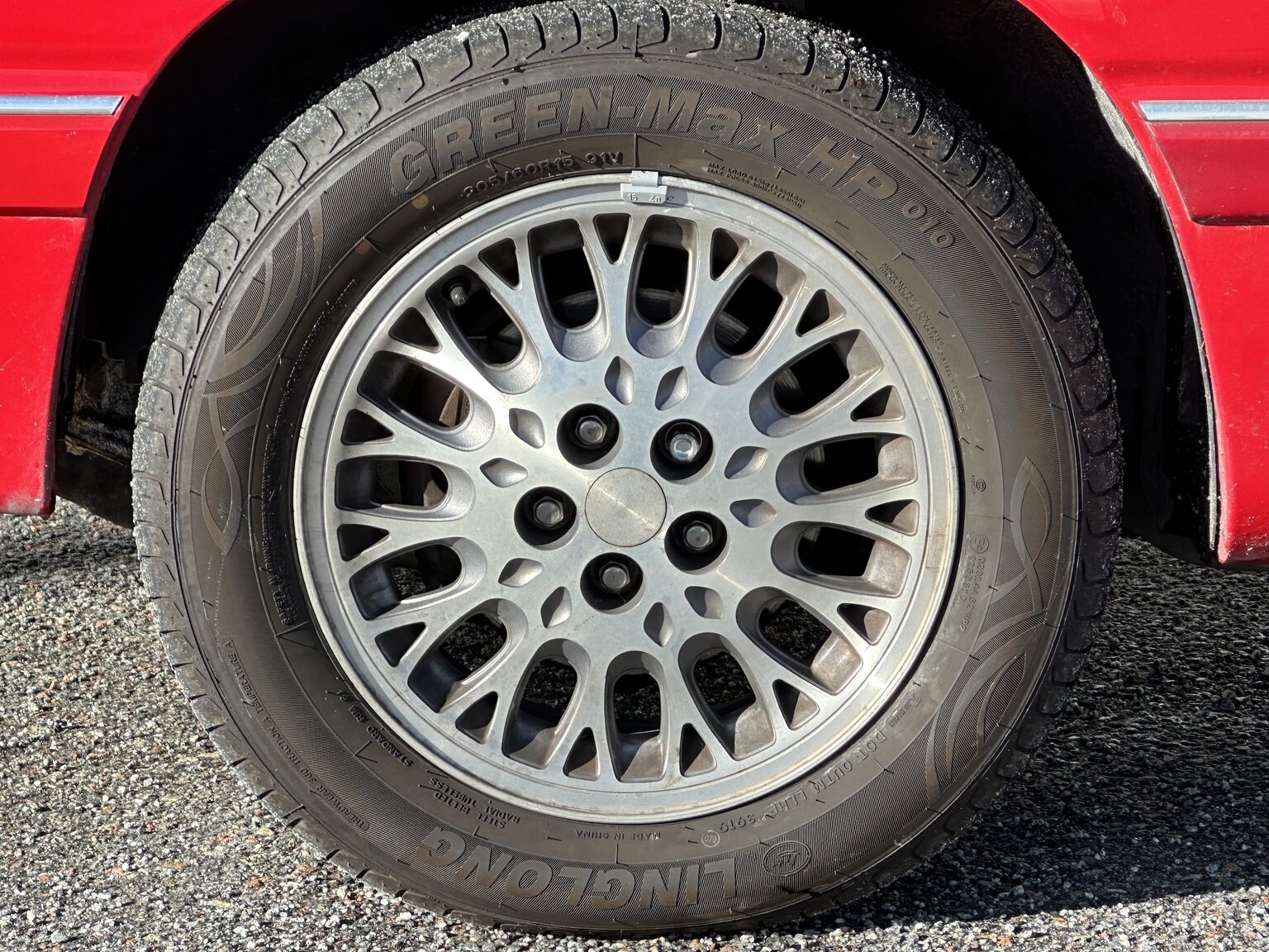 Exterior image of 1995 Chrysler LeBaron