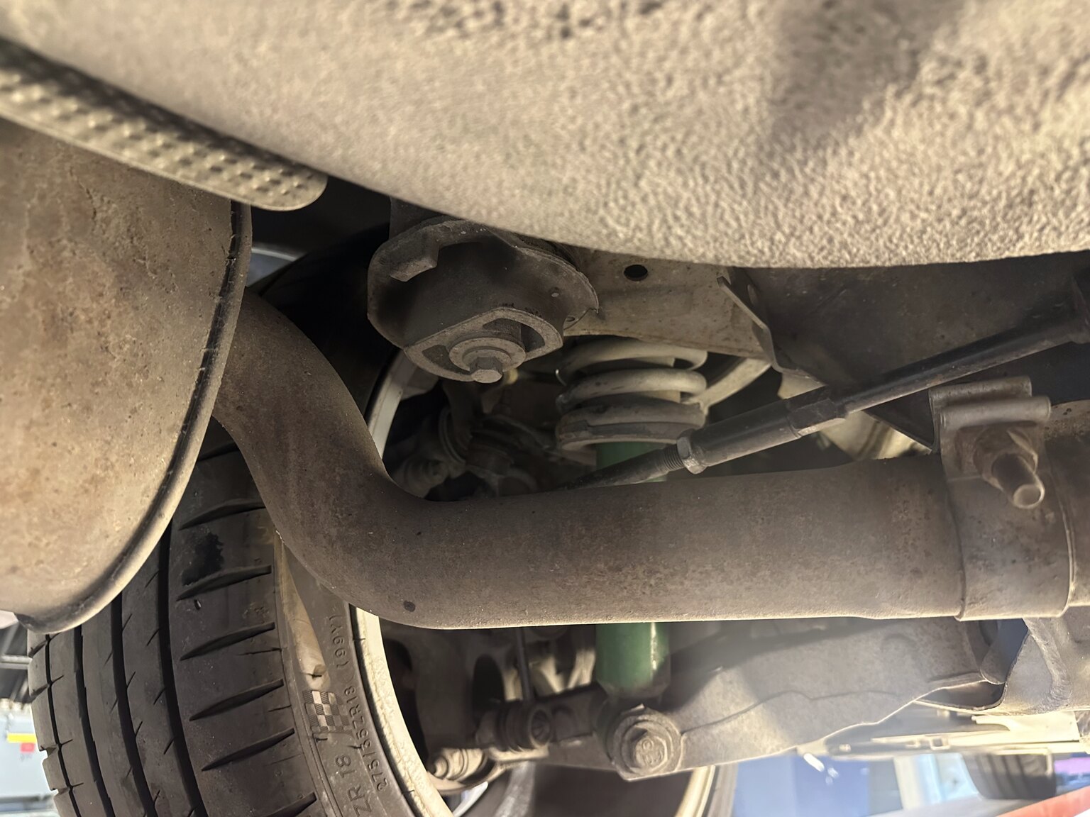 Image of 2003 Jaguar S-Type R mechanics