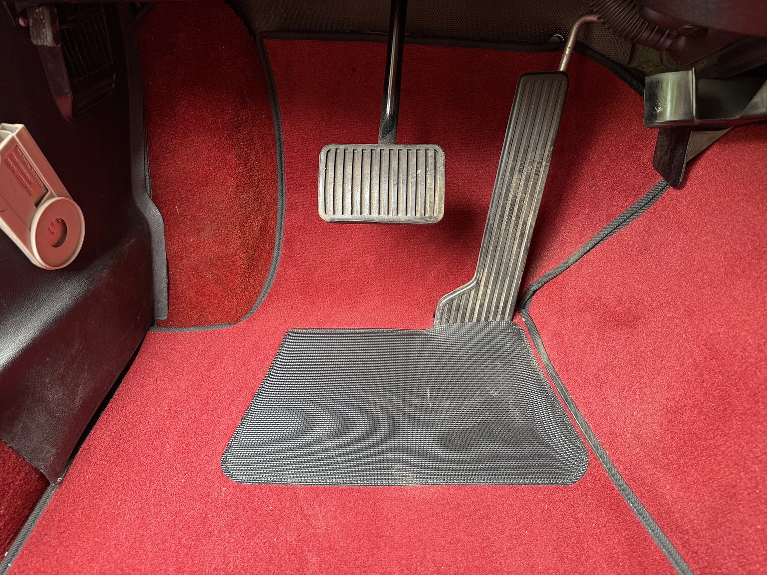 Interior image of 1970 Volvo 142 Automatic