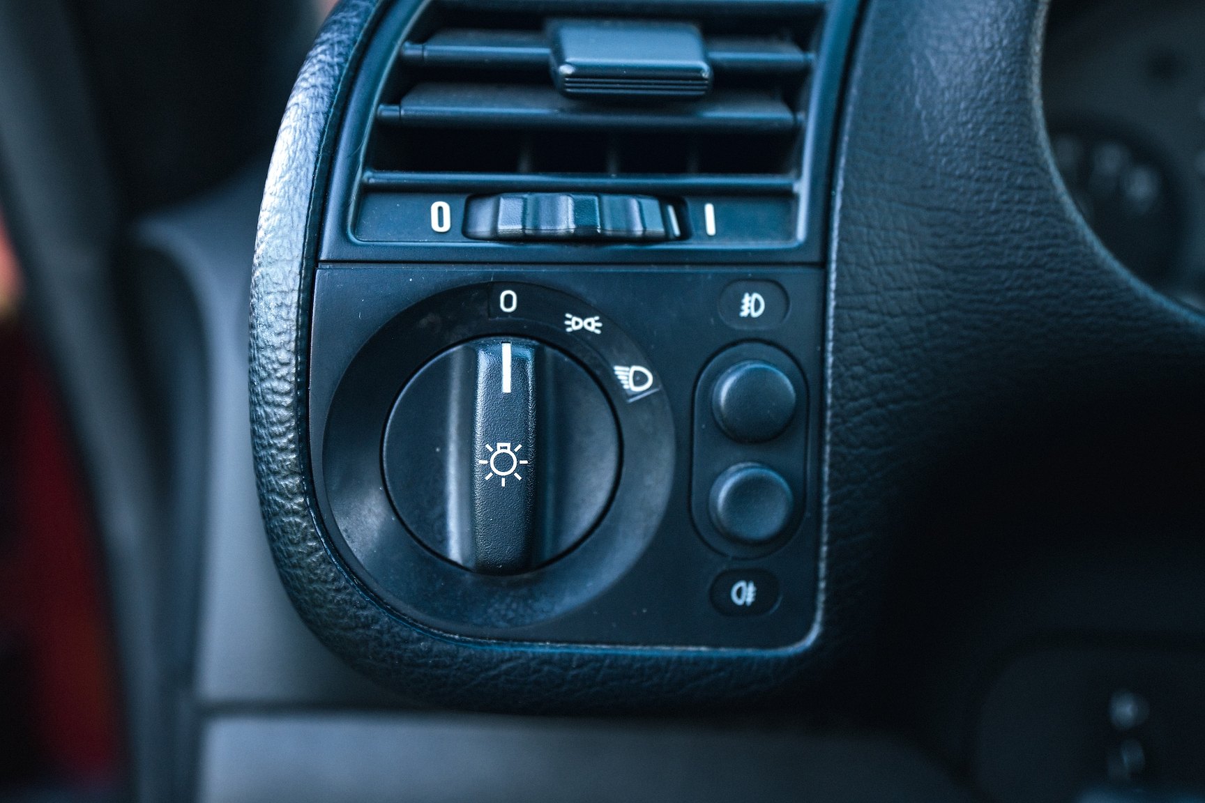 Interior image of 1992 BMW 325i Coupé "No Reserve Auction"