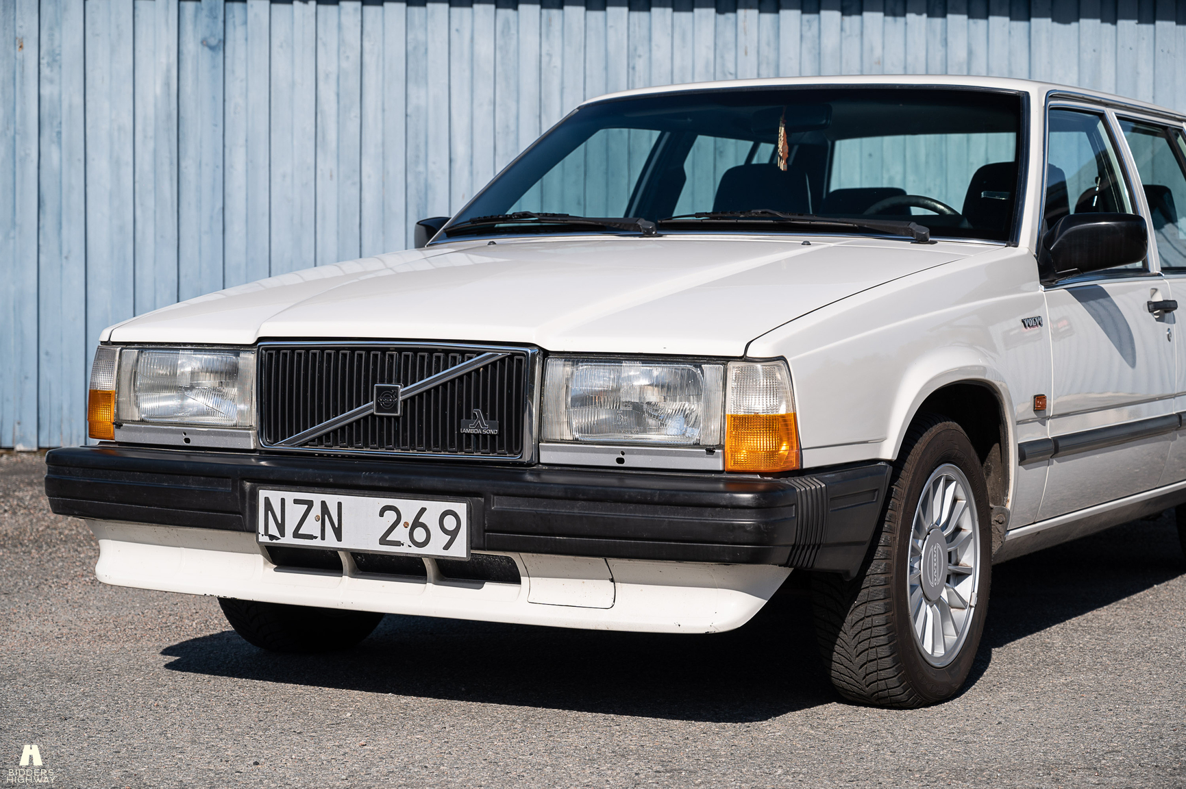 Exteriörbild på 1988 Volvo 740 GL (2)