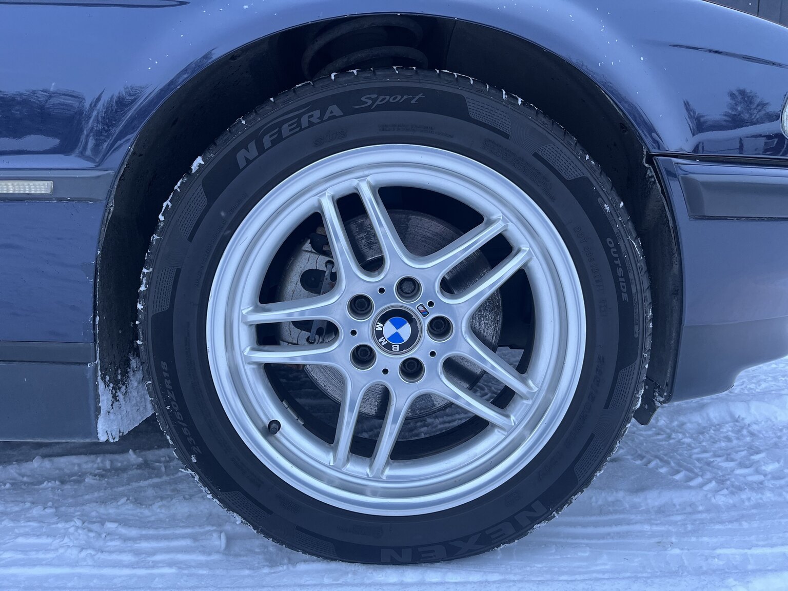 Exteriörbild på 1996 BMW 750IA