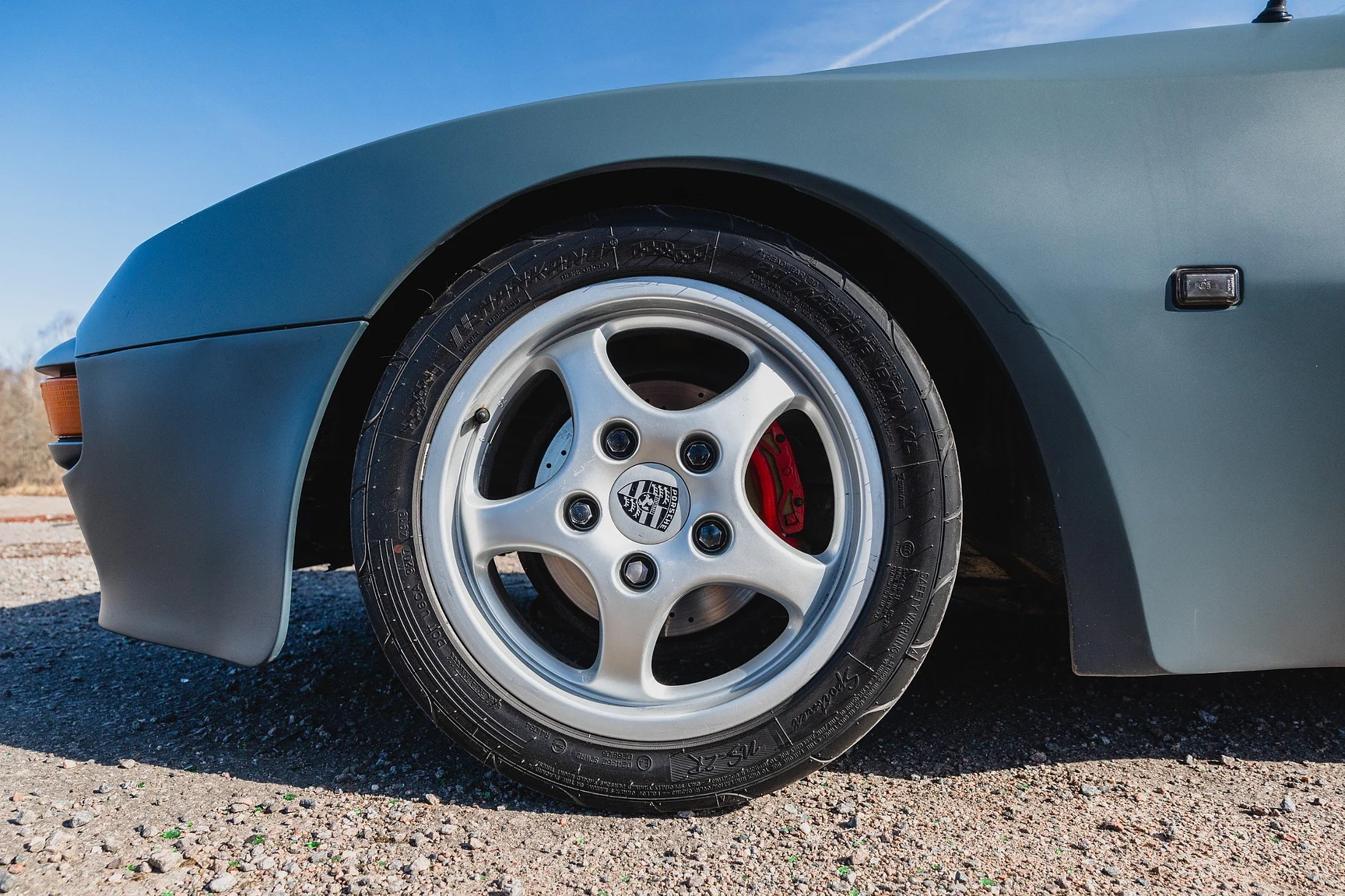 Aussenfoto 1982 Porsche 944 Trackday (25)