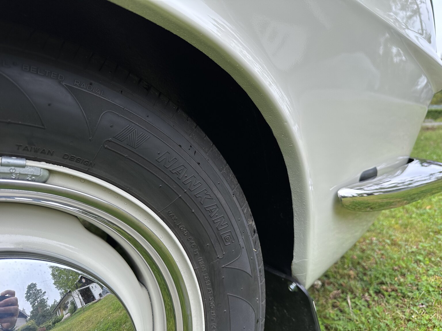 Exterior image of 1964 Volvo P 1800 S