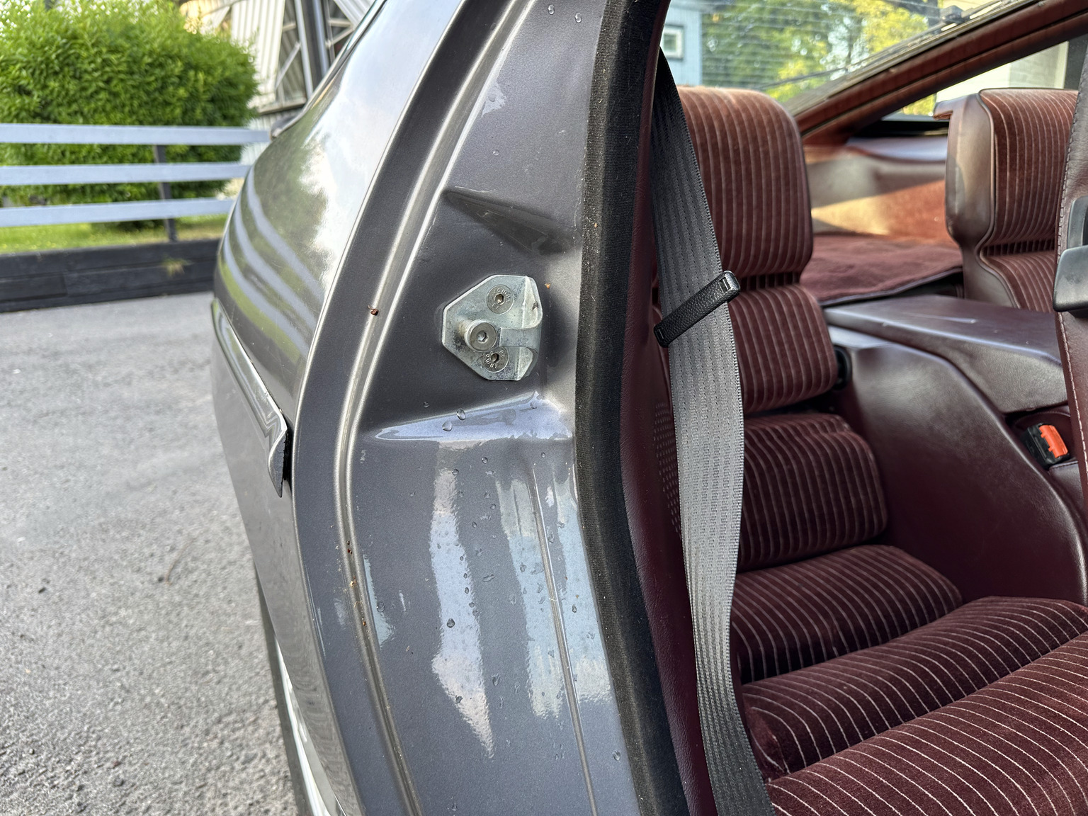 Interior image of 1985 Porsche 928 (45)