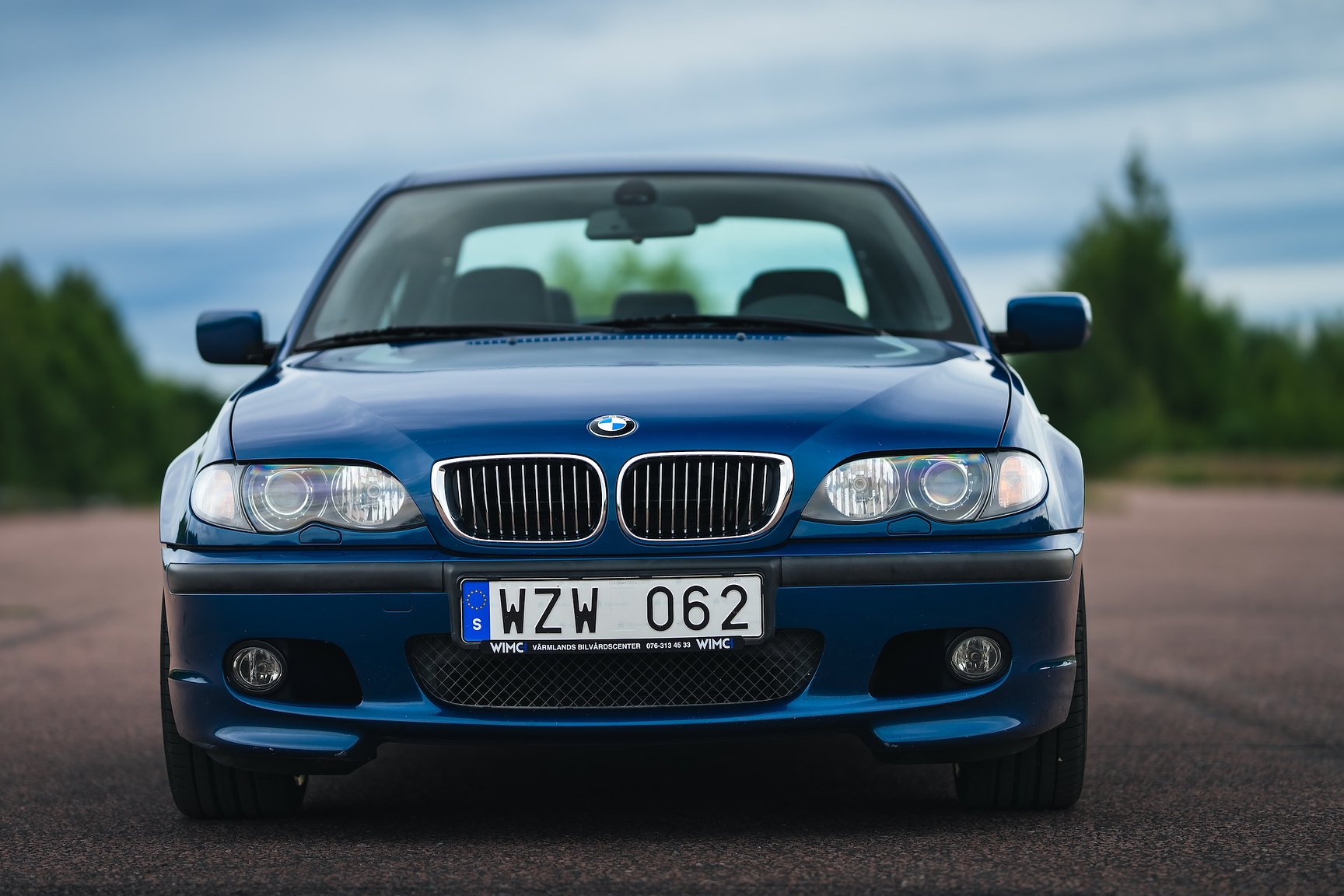 Exterior image of 2003 BMW 330i