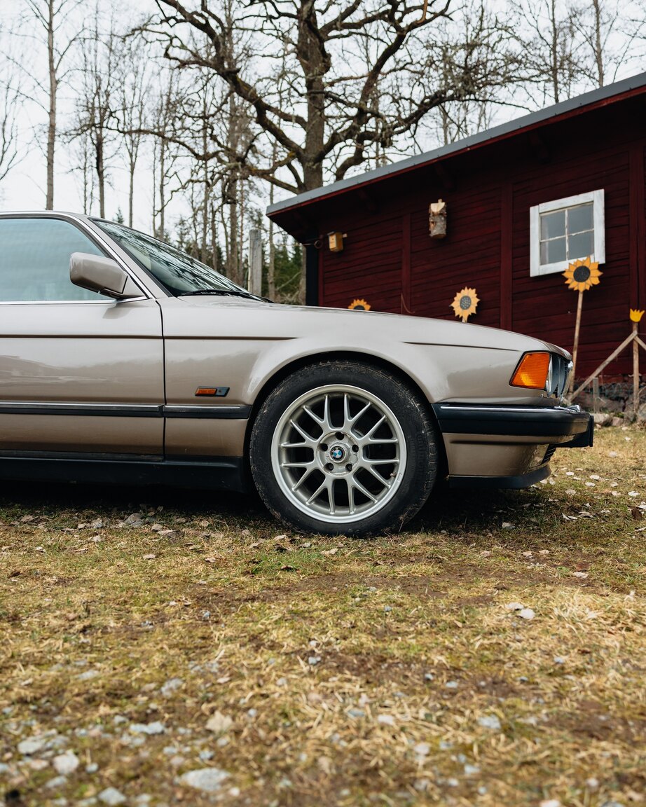 Exteriörbild på 1990 BMW 750iL (58)
