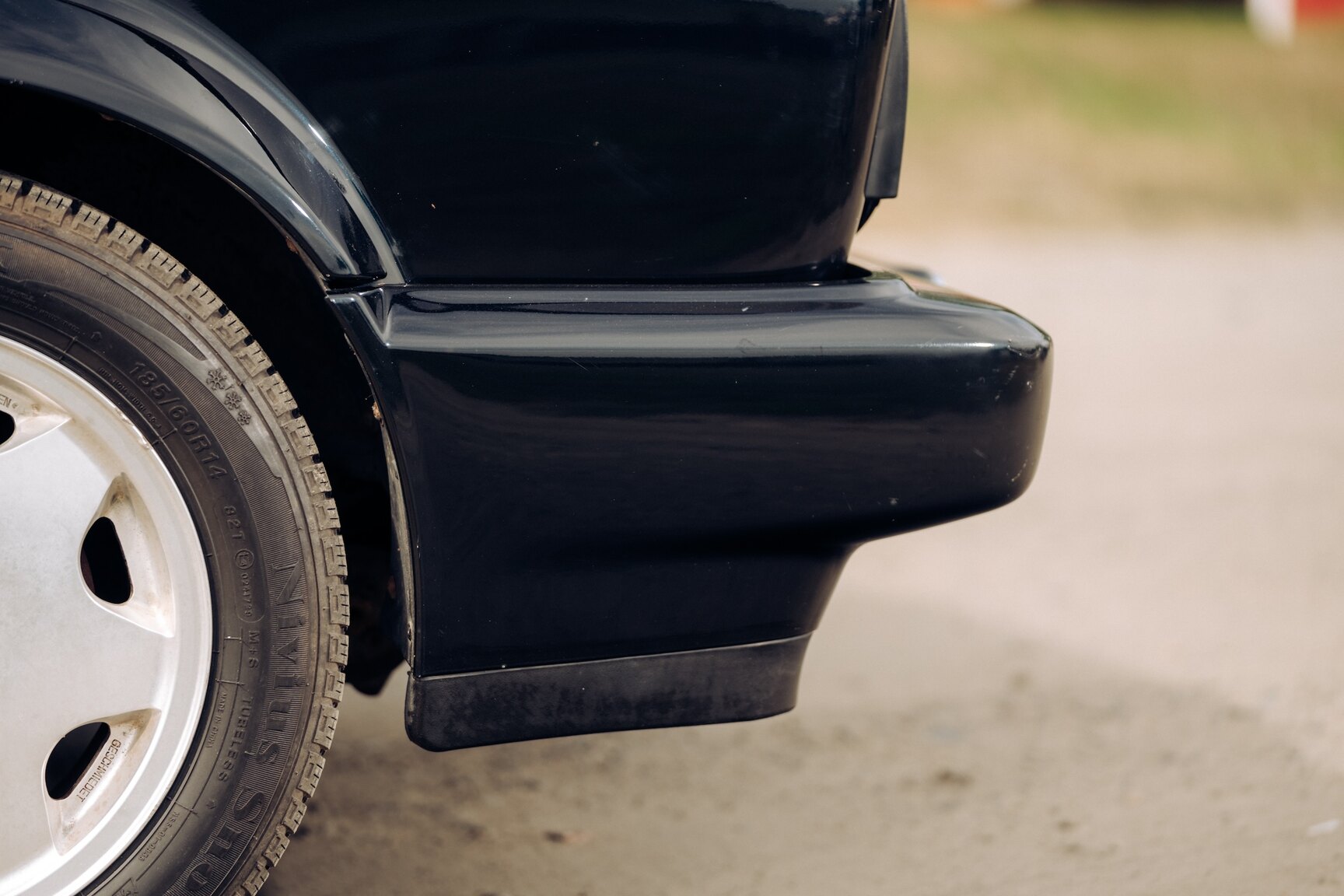 Exterior image of 1991 VW Golf Cabriolet "Etienne Aigner Edition"