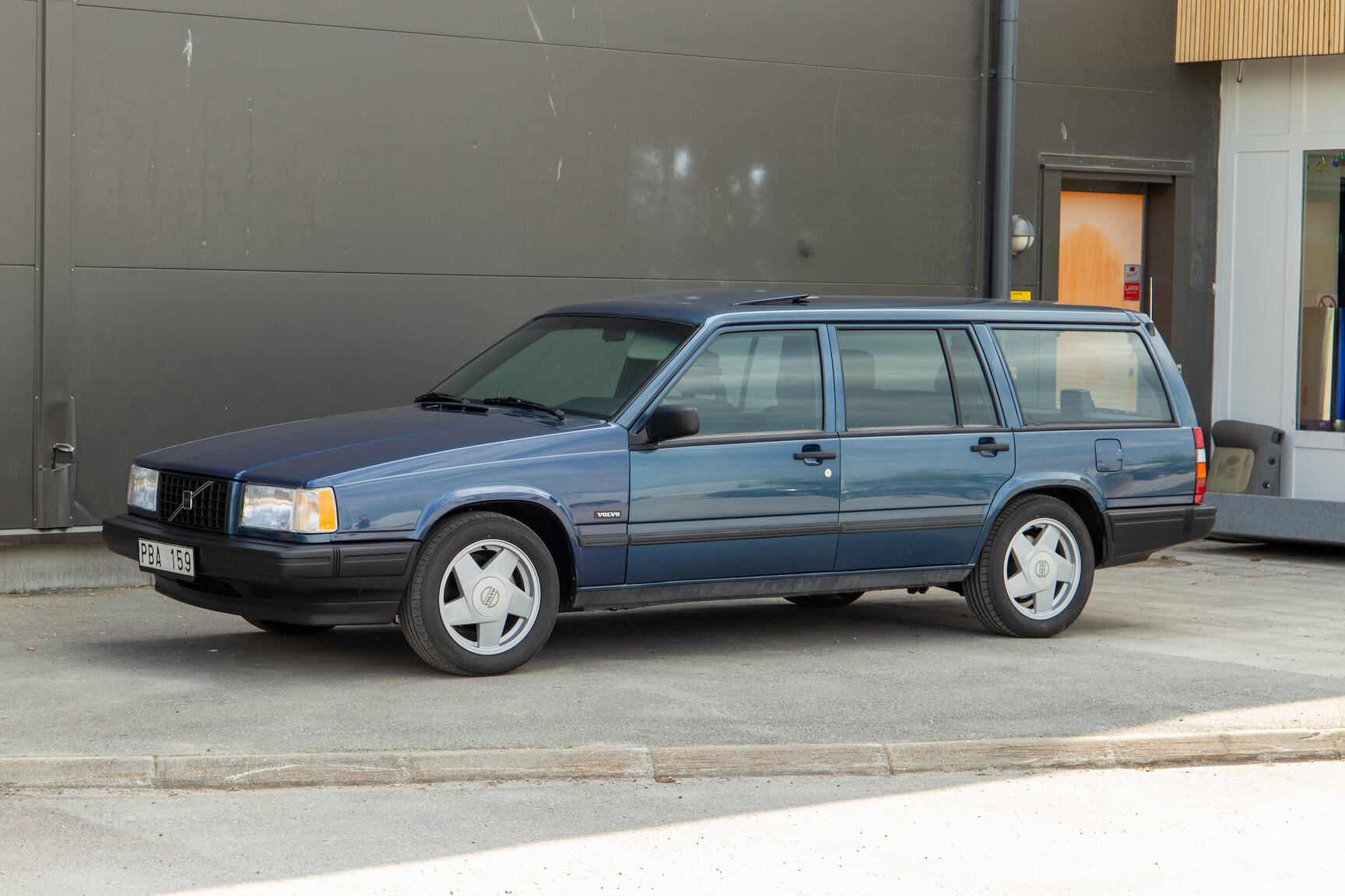 Exteriörbild på 1990 Volvo 745 Turbo (54)