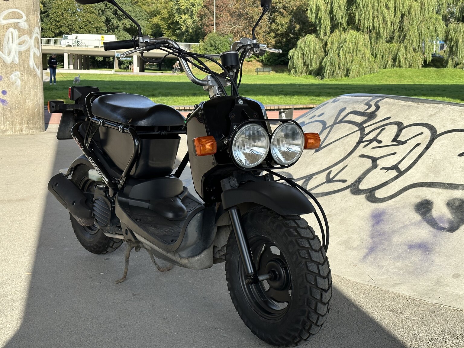 Exteriörbild på 2010 Honda NPS 50 Zoomer