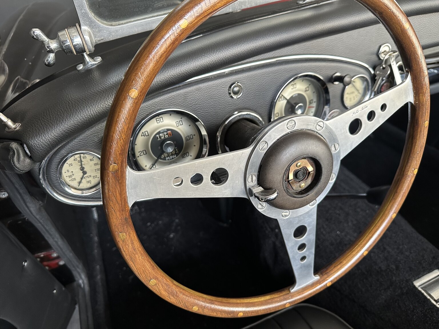 Interiörbild 1959 Austin-Healey 3000 BN7