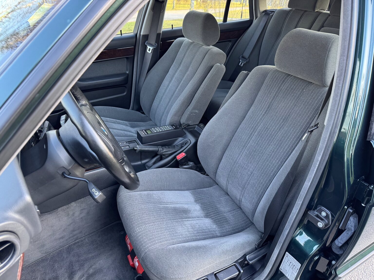 Interior image of 1996 BMW 520i Touring