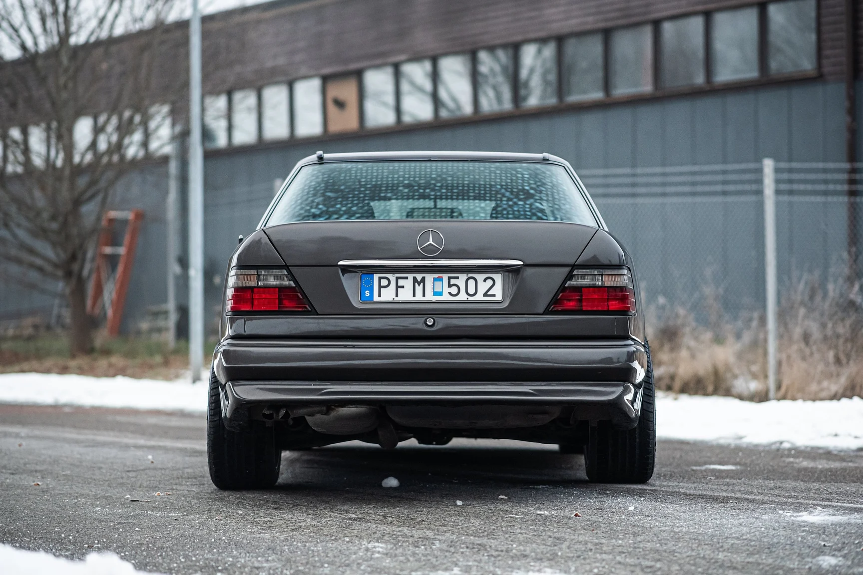 Exterior image of 1993 Mercedes-Benz E 320 "AMG" (6)