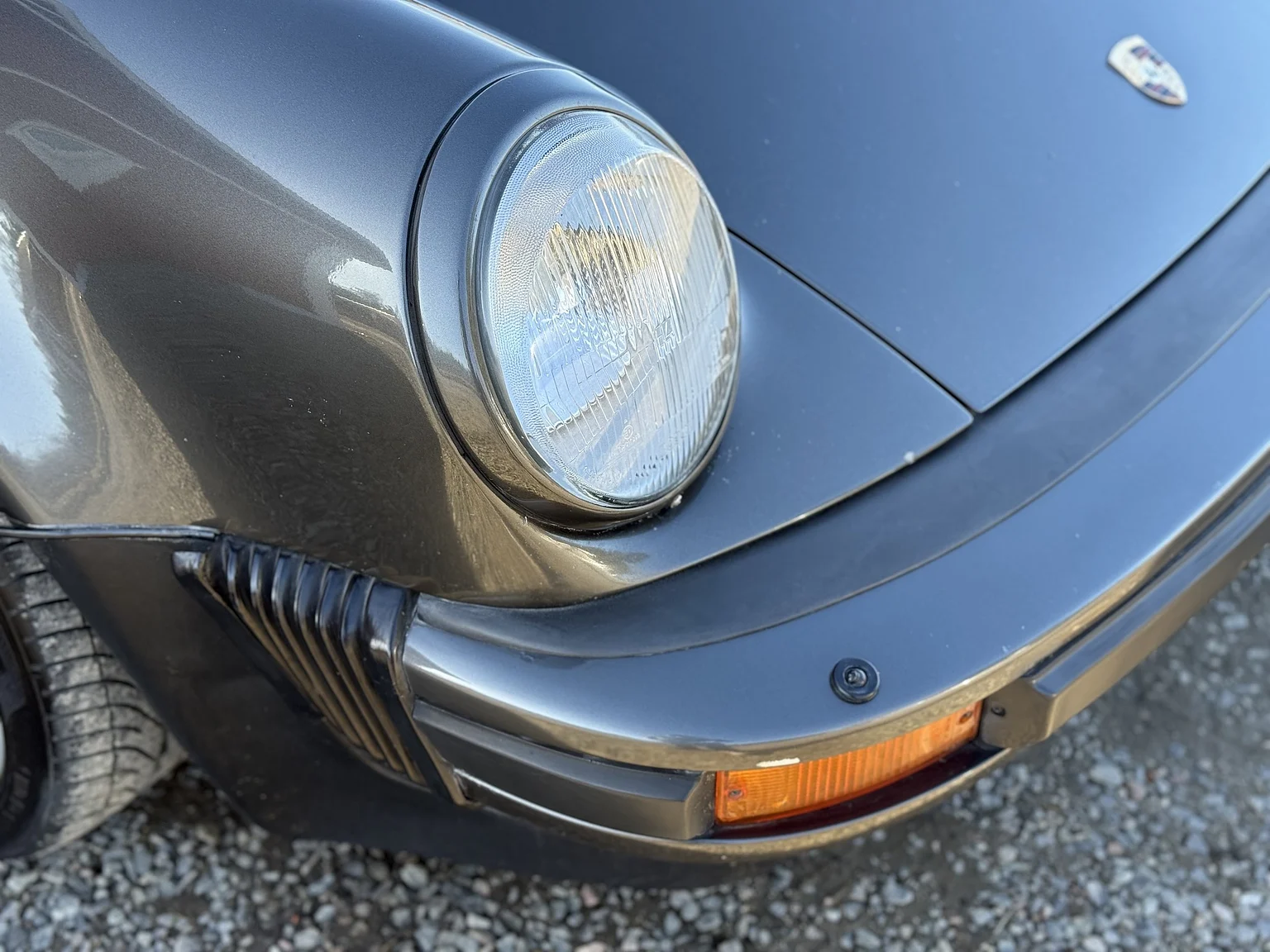 Exterior image of 1989 Porsche 911 / 930 3.3 Turbo 5-speed (11)