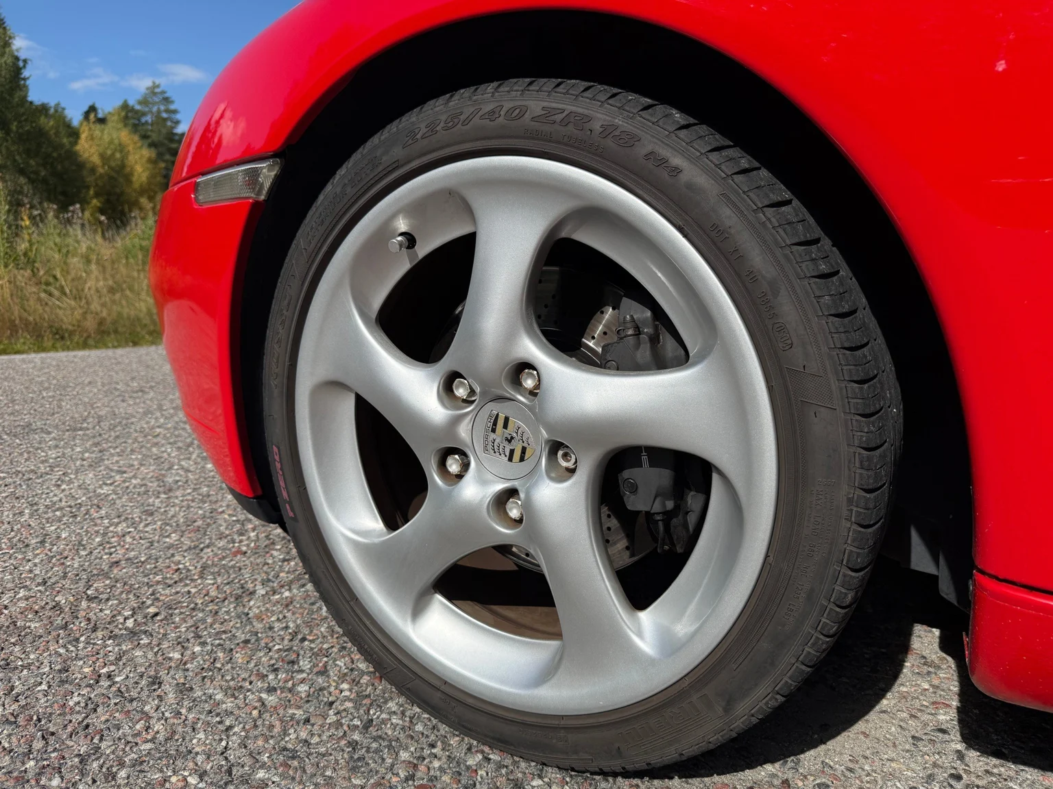 Exterior image of 1998 Porsche 911 Carrera (46)