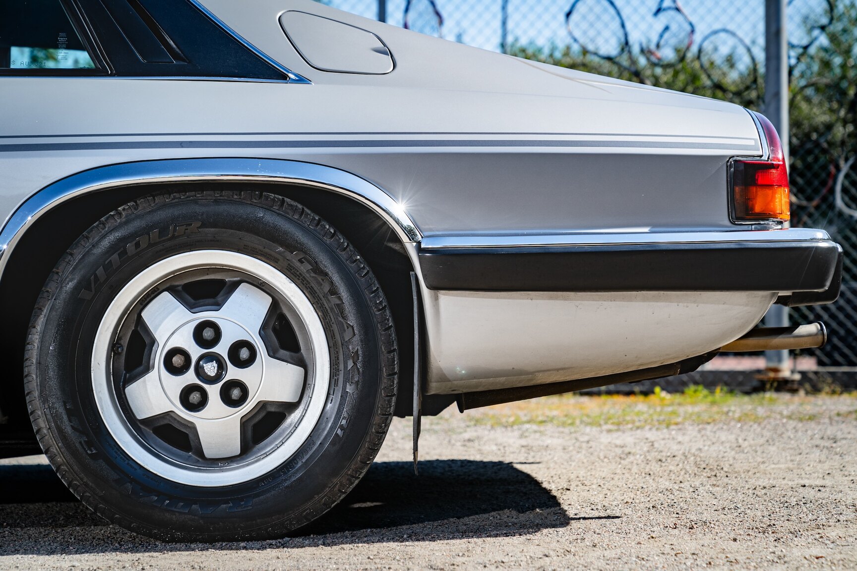 Exteriörbild på 1985 Jaguar XJ-S HE
