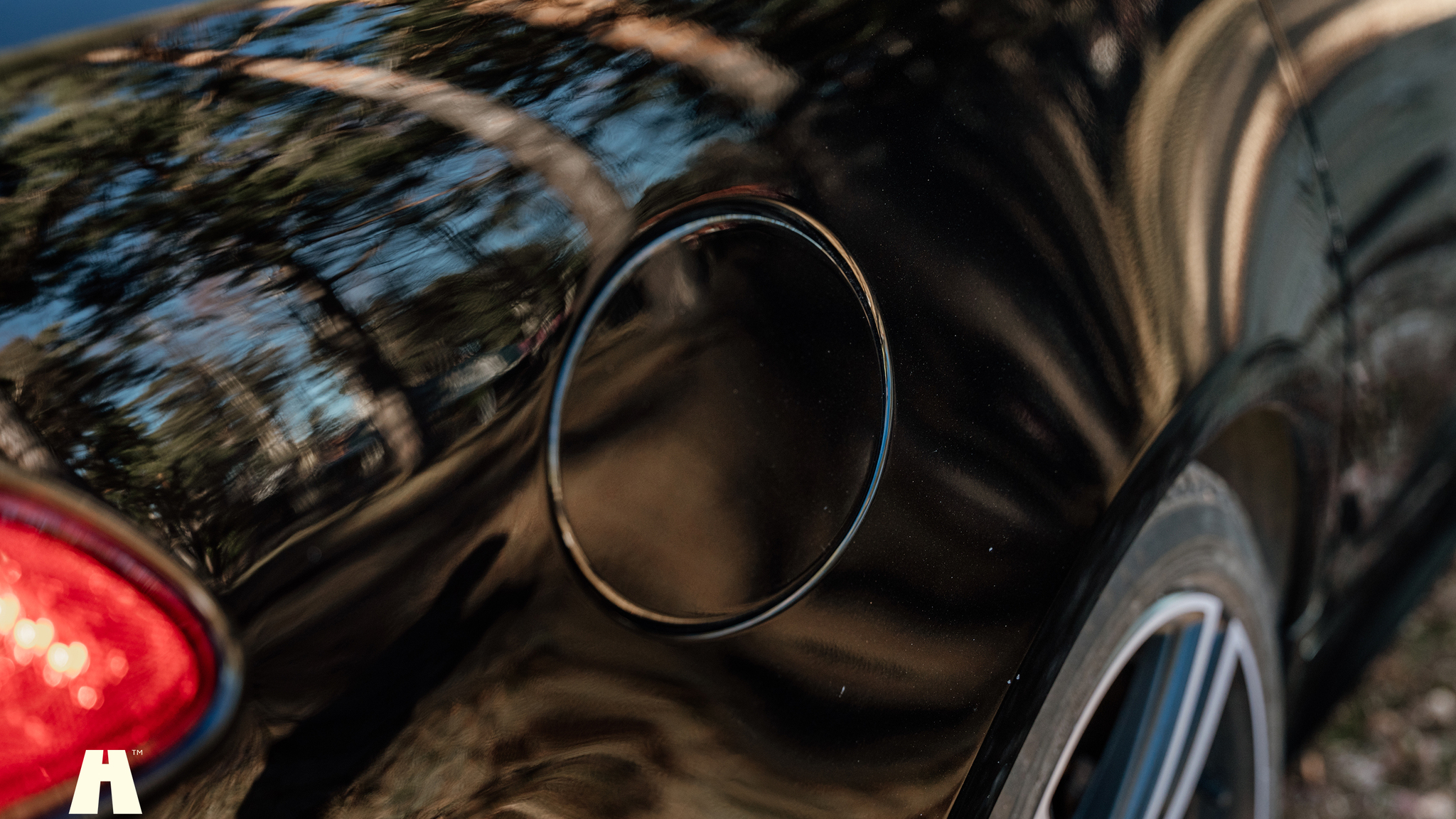 Exterior image of 2010 Jaguar XFR (43)