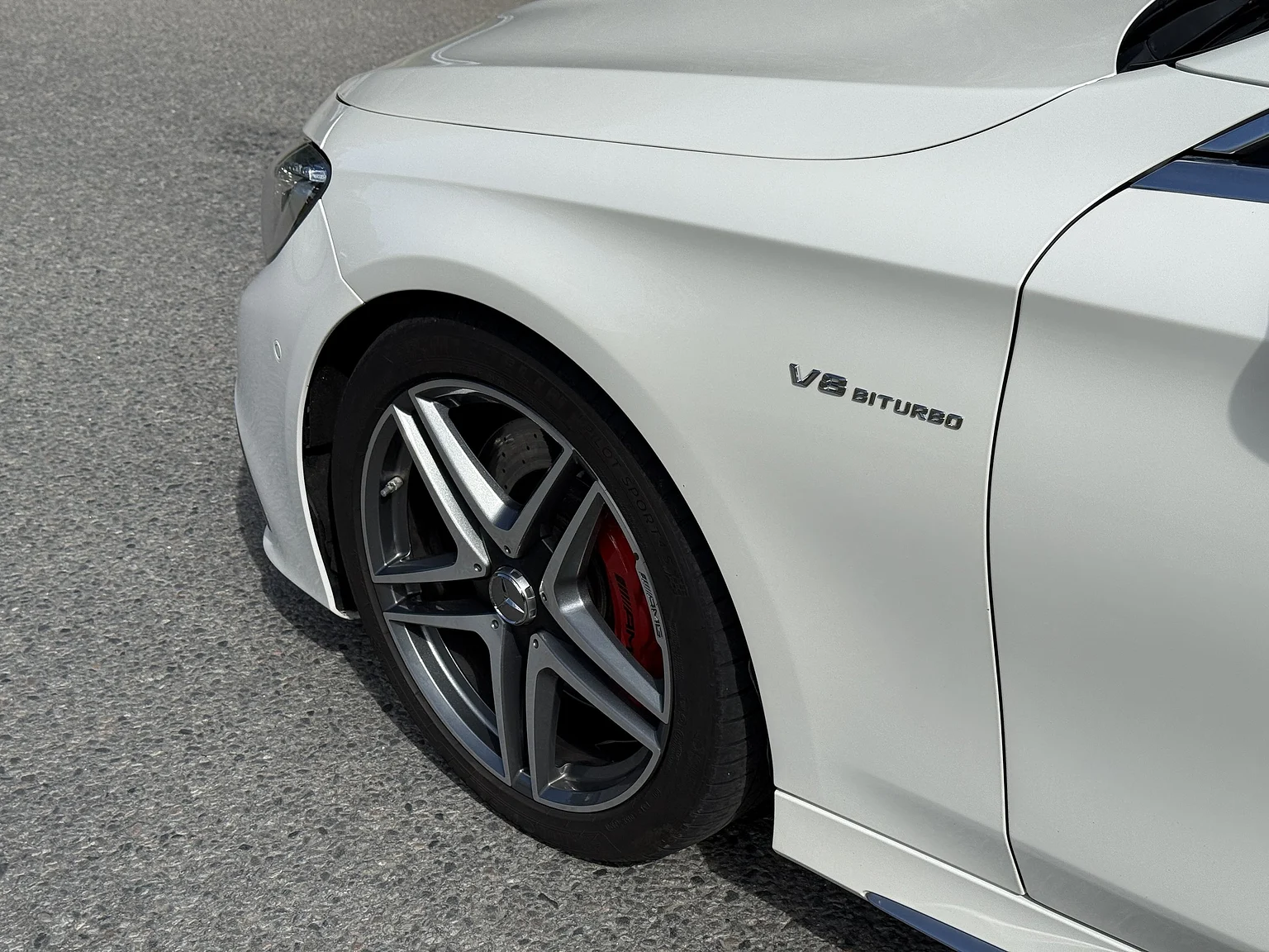 Exterior image of 2016 Mercedes-Benz S 63 AMG 4MATIC (44)