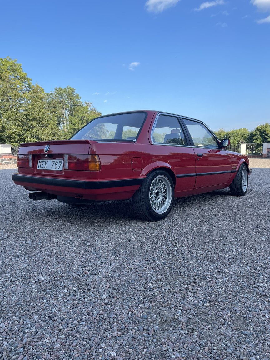 Aussenfoto 1987 BMW 320i
