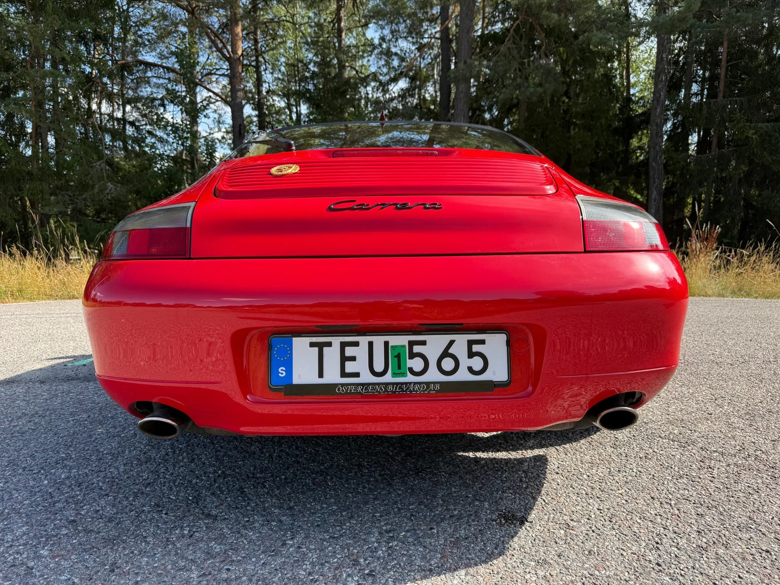 Exterior image of 1998 Porsche 911 Carrera (6)