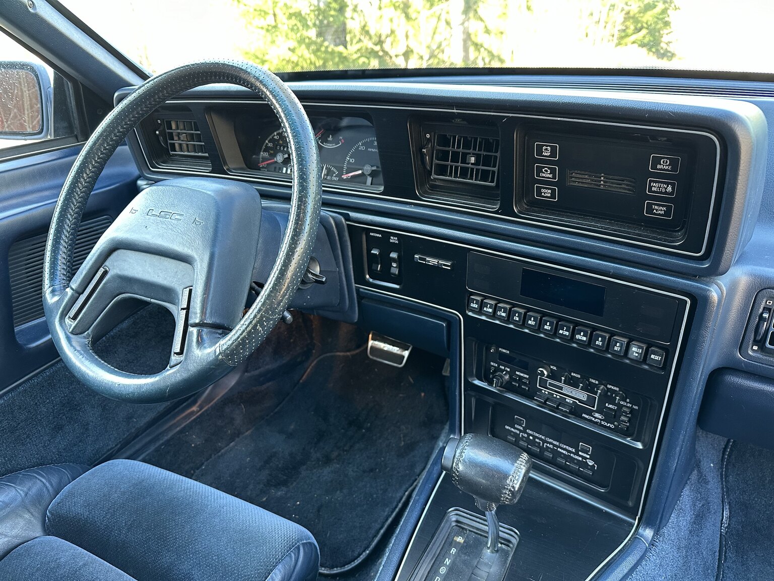 Interiörbild 1987 Lincoln Mark VII LSC
