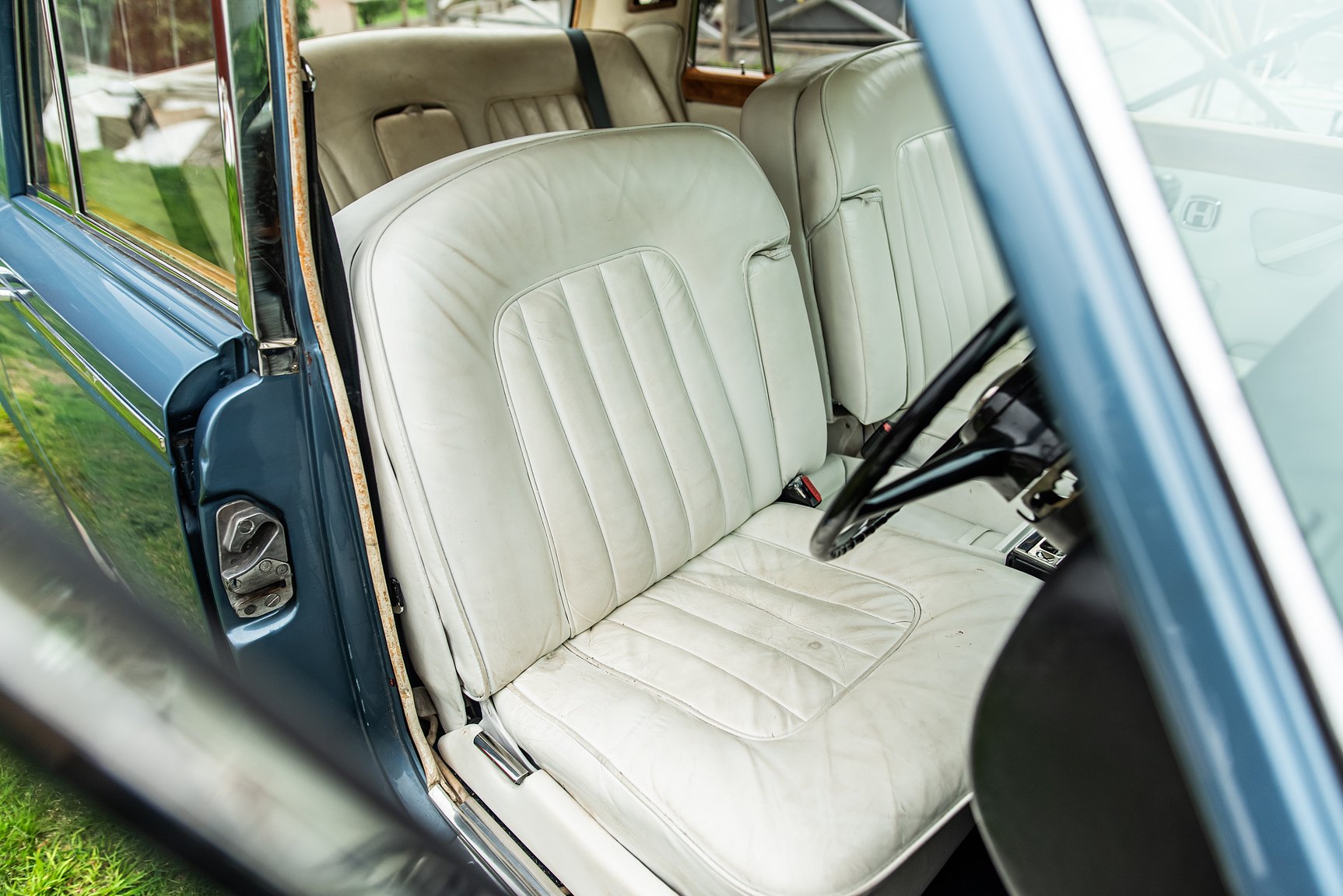 Interior image of 1972 Rolls-Royce Silver Shadow