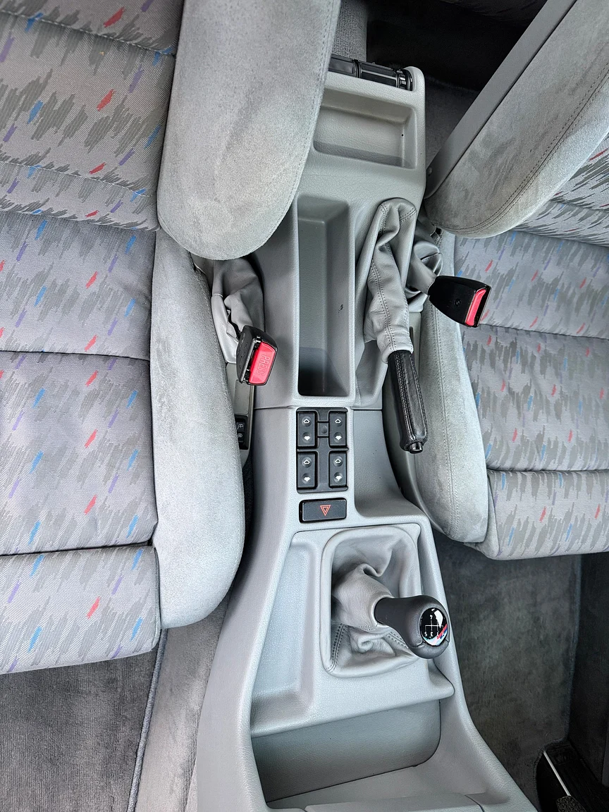 Innenraumfoto von 1993 BMW E34 M5 Touring  (17)