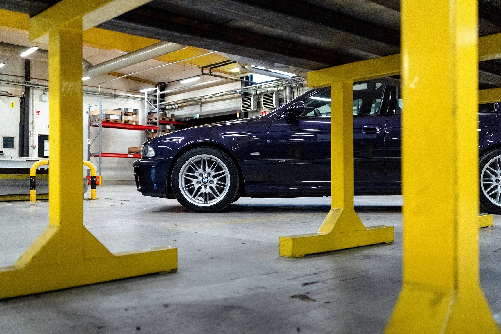 Exteriörbild på 2002 BMW M5 E39 (105)