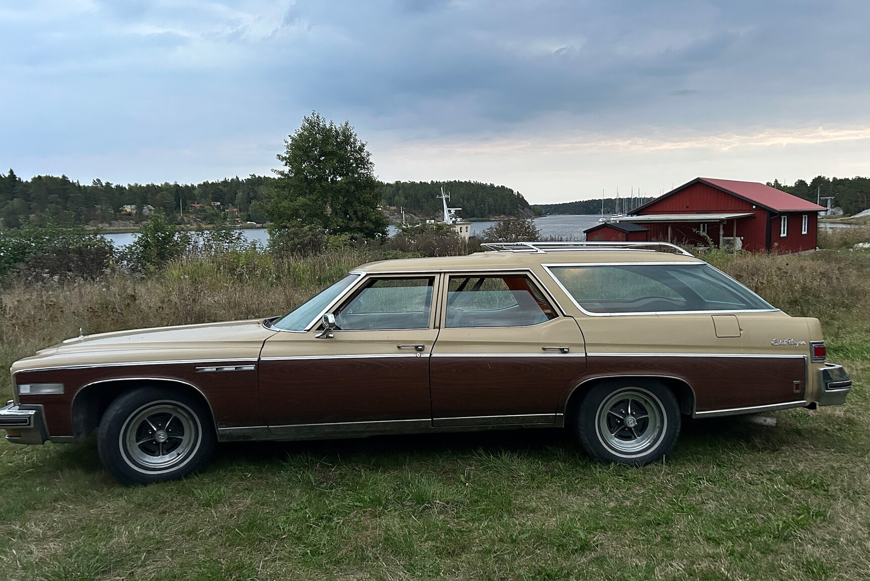 Exteriörbild på 1973 Buick Estate Wagon
