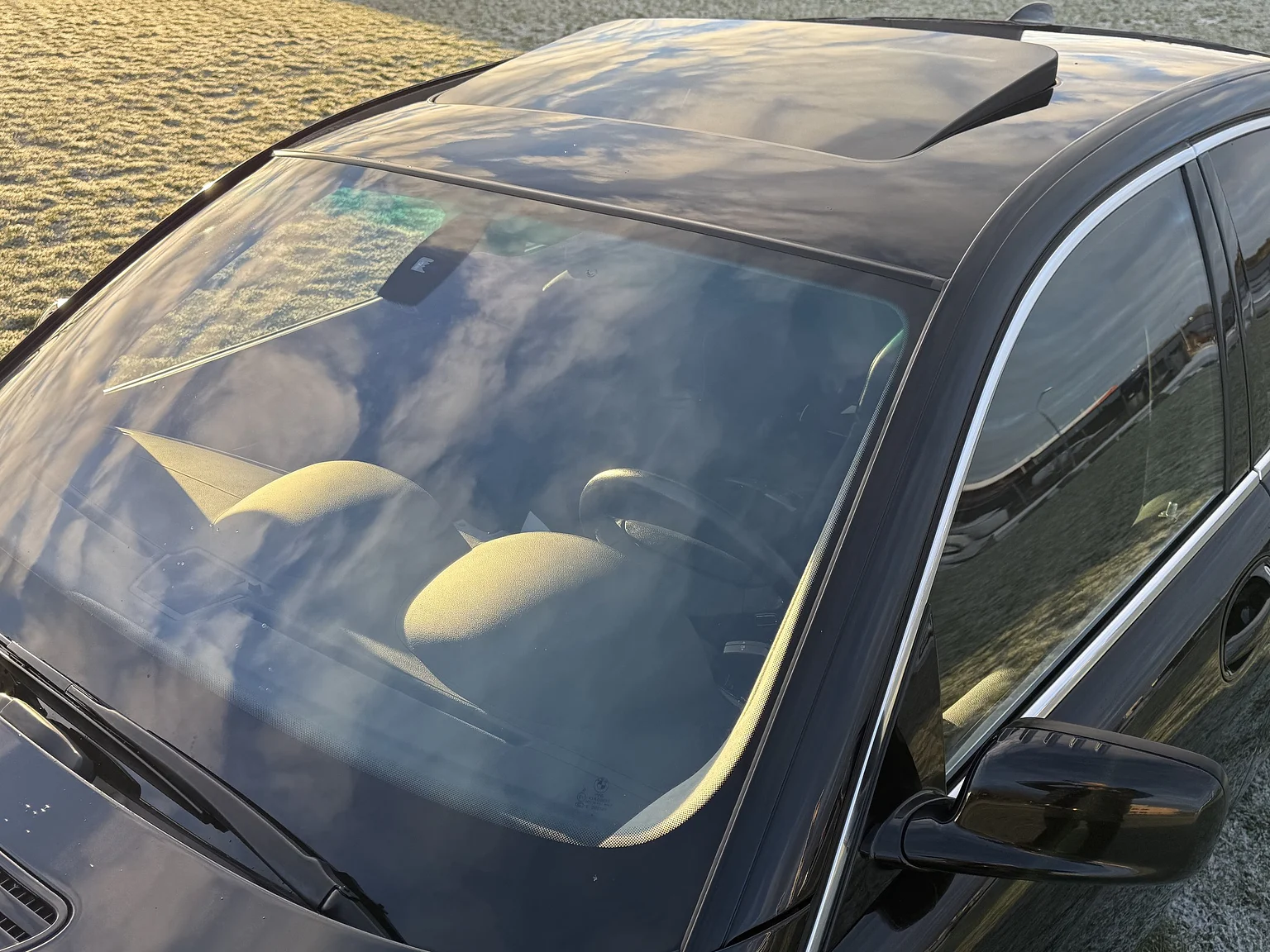 Exterior image of 2003 BMW 760i (26)