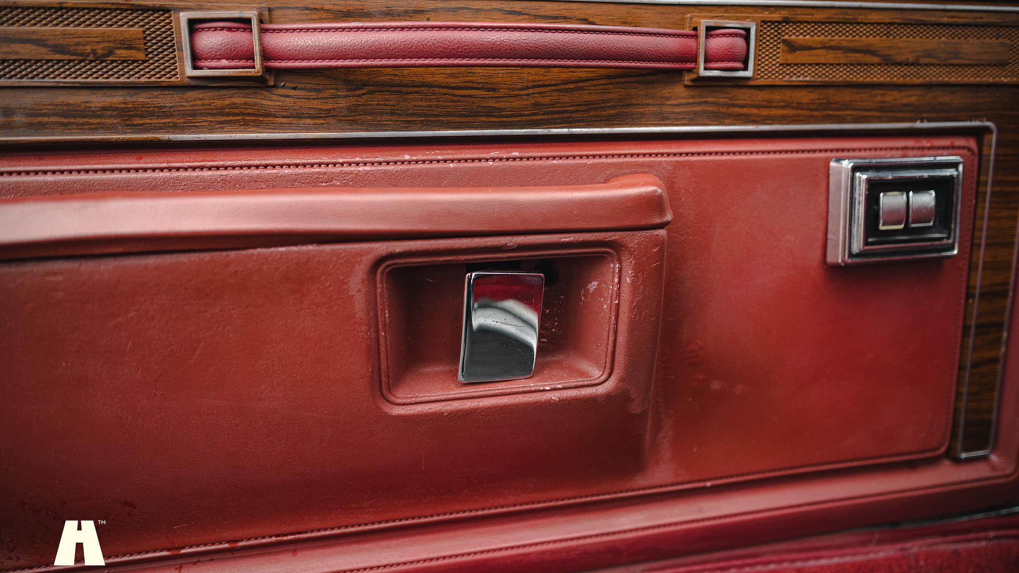 Interior image of 1986 Dodge Ramcharger