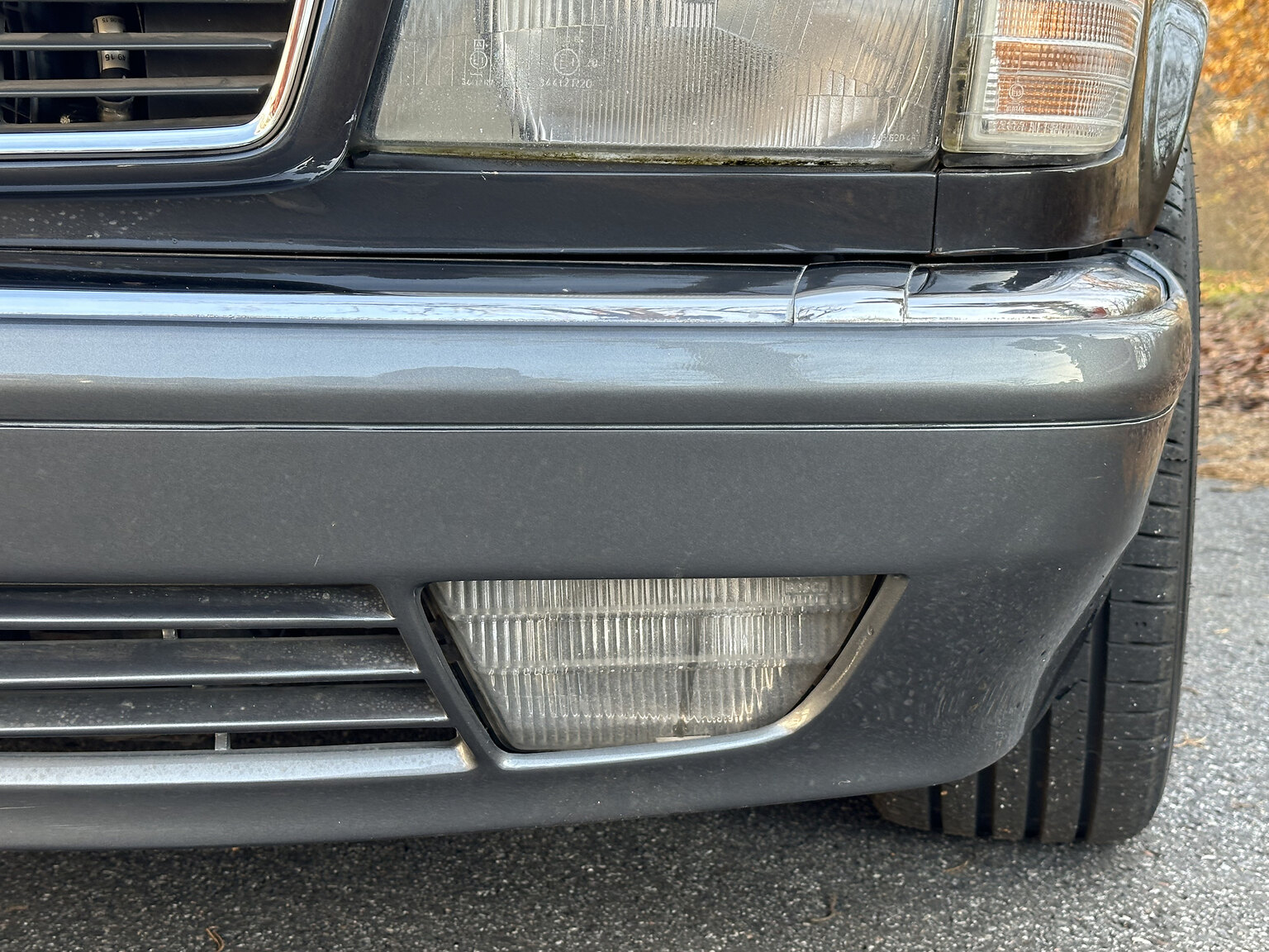 Exteriörbild på 1988 Mercedes 560 SEC