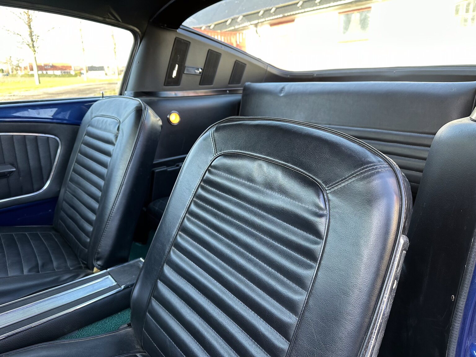 Interior image of 1965 Ford Mustang Fastback 351W (4)