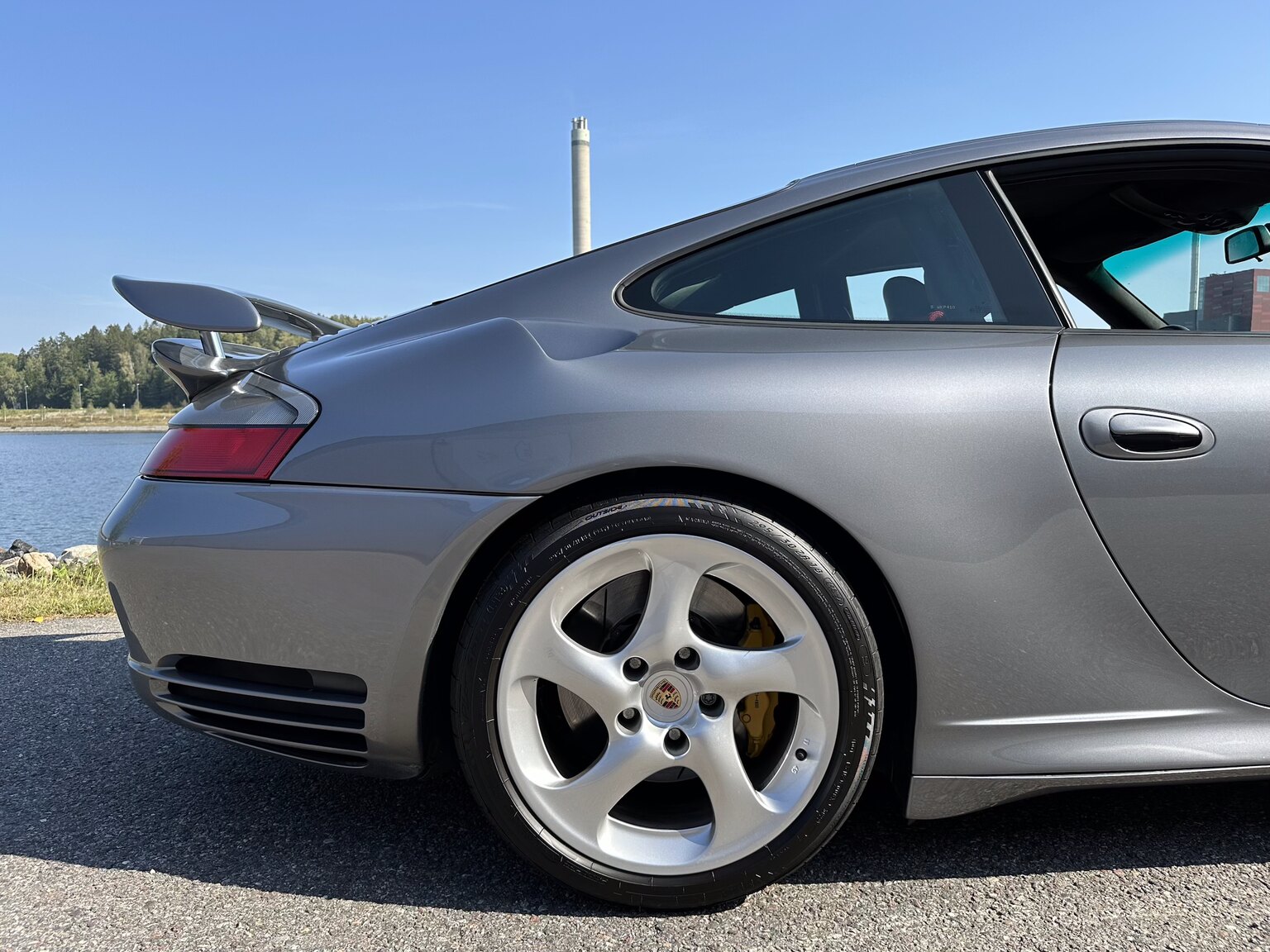 Exteriörbild på 2001 Porsche 911 Turbo RUF RT12